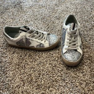 Sparkling low sneakers